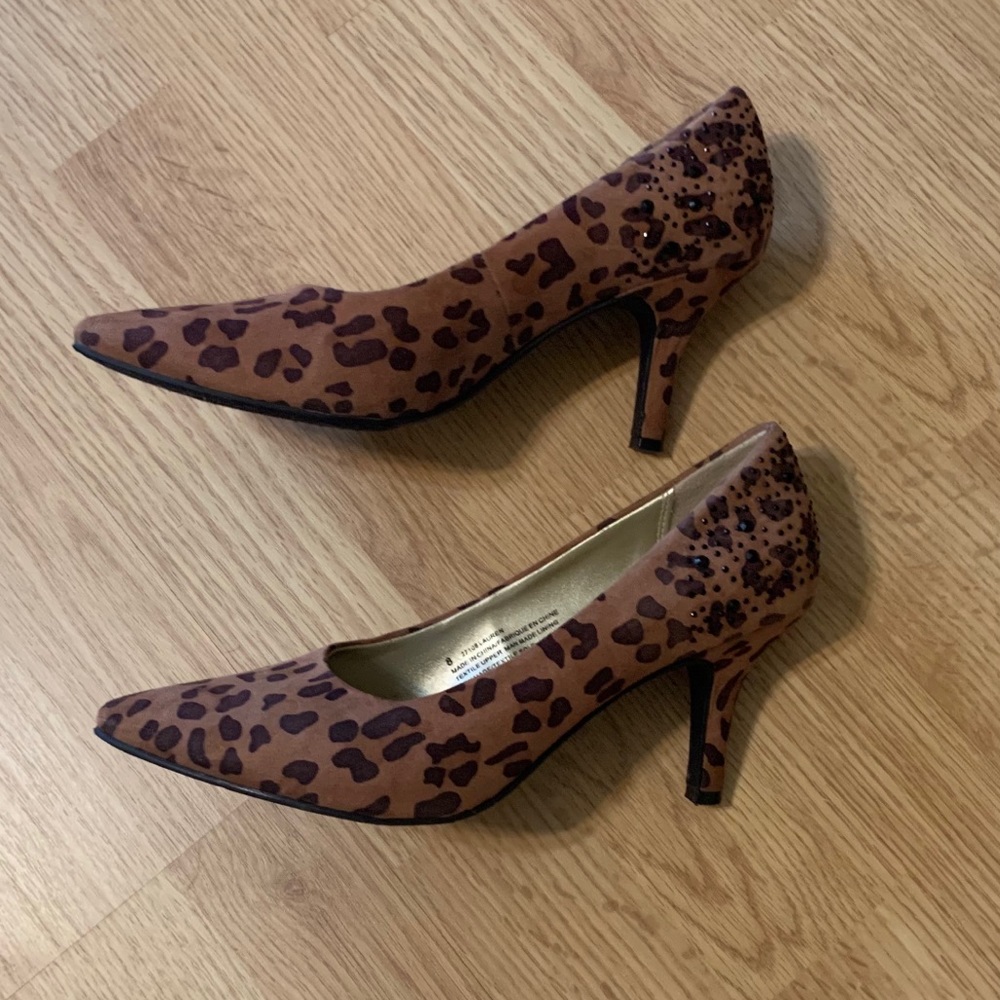 Leopard pumps